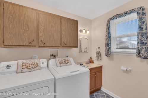 1950 Railway Ave, Pelican Island NJ  08751-1241 exterior