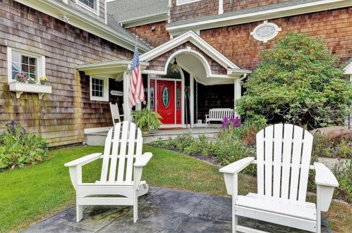 211 Sunnybrook Farm Rd, South Kingstown, RI 02882-4057