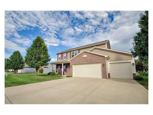 9105 River Chase Ln, Woodbury, IN 46055-9273