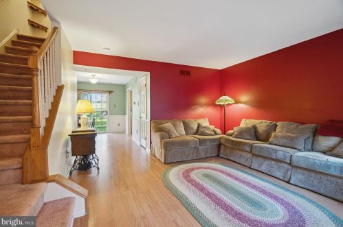 3653 Nancy Ward Cir, Gardenville, PA