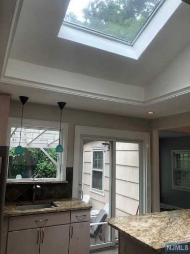 32 Greenway Ct, Closter NJ  07624-2201 exterior