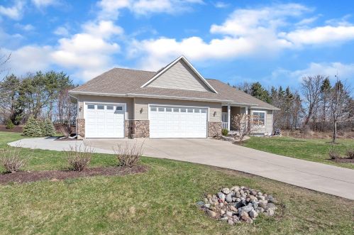 414 Fair Oaks Dr, Williams Bay, WI 53191-9404