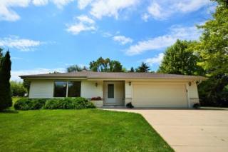 2807 Apple Tree Ct, Waukesha, WI 53188-4547