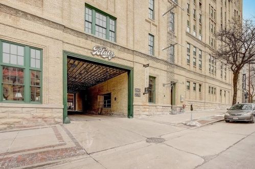 270 Highland Ave, Milwaukee WI  53202-6603 exterior