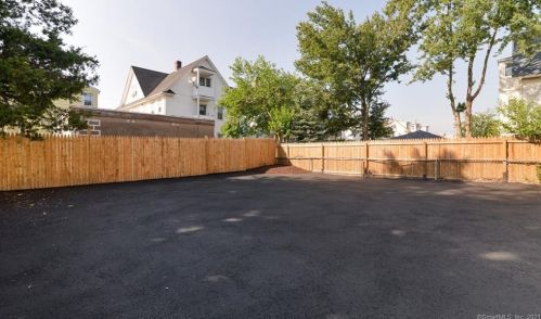 94 Cleveland Ave, Bridgeport CT  06606-5209 exterior