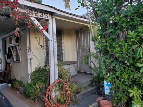 8235 Laurel Canyon Blvd, North Hollywood, CA 91605-1432