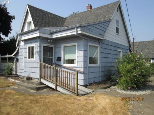 1265 Young St, Woodburn, OR 97071-5232