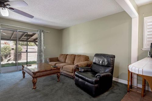 913 Woodrow Ave, Modesto CA  95350-1235 exterior
