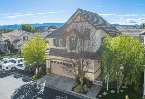 27131 Manor Cir, Santa Clarita, CA 91354-2691