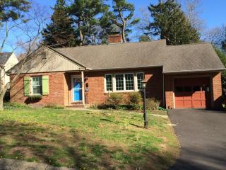 64 Meadow Ln, Gardenville, PA