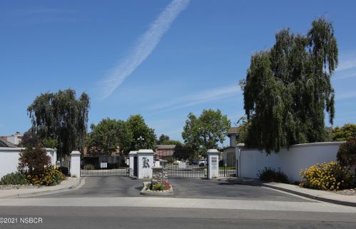 312 York Ln, Santa Maria CA  93455-1753 exterior