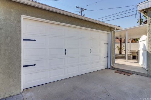 3775 Lomina Ave, Long Beach, CA 90808-2117