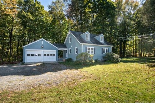 921 Wilton Rd, New Canaan, CT 06840-2426
