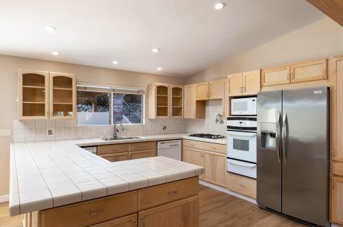 3054 Lucinda Ln, Santa Barbara CA  93105-2002 exterior