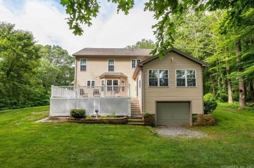 15 Sergeants Way, Norwich, CT 06351-2841