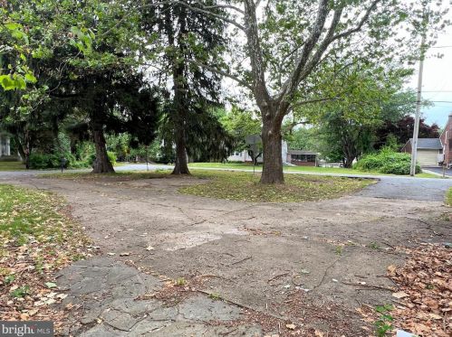 2340 Carlton Ave, Boothwyn, PA 19061-3313