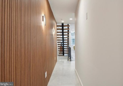 2037 Locust St, Philadelphia PA  19103-5613 exterior