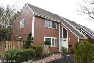 11192 Forest Edge Dr, Herndon, VA 20190-4031