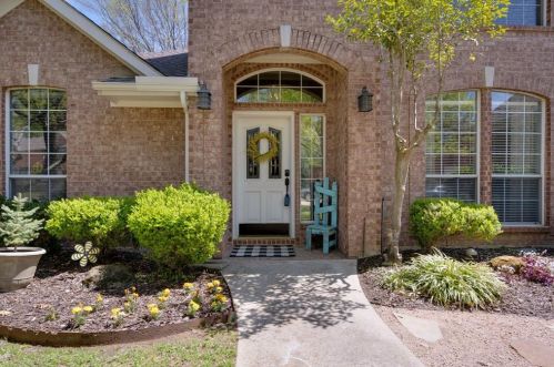 1028 Glen Chester Dr, Lewisville, TX 75022-4357