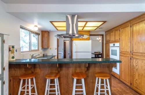 105 Daffodil Dr, Hollister CA  95023-3103 exterior