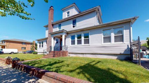 20005 111th Ave, Jamaica, NY 11412-1727