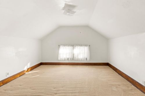 3013 Bartlett Ave, Milwaukee WI 53211-3215 exterior