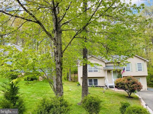 4021 Lakeview Pkwy, Locust Grove, VA 22508-5436
