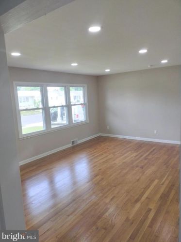 725 Ivy Dr, Seaford DE  19973-1340 exterior