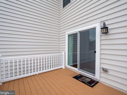 1708 Rockledge Ter, Woodbridge VA  22192-2508 exterior