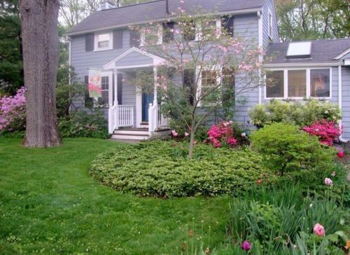 56 Hunnewell St, Needham, MA 02494-1828