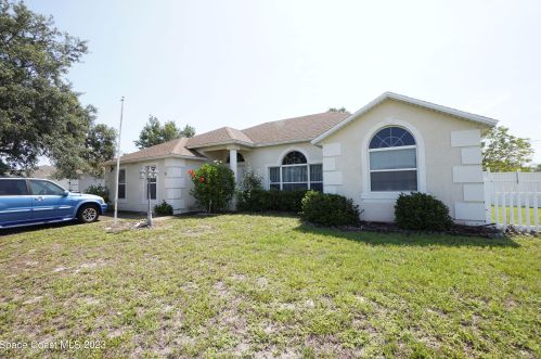 2307 Academy Ave, Deltona, FL 32738-2560