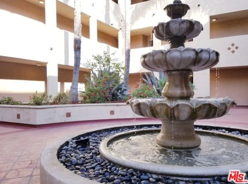 13941 Sherman Way, Van Nuys, CA 91405-2550