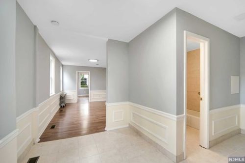 1175 Congress Ave, Teaneck NJ  07666-5858 exterior