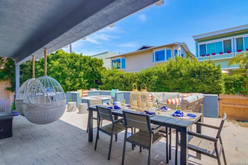 824 Anacapa Ct, San Diego CA  92109-8203 exterior