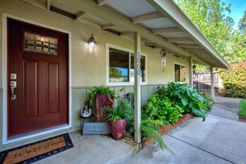 1000 Woodridge Dr, Vacaville CA  95687-6440 exterior