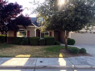 1944 Homsy Ave, Clovis, CA 93619-3784