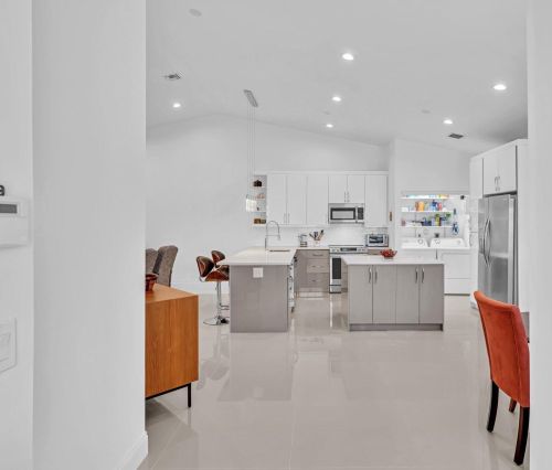 6090 Lake Hibiscus Dr, Delray Beach FL  33484-4617 exterior