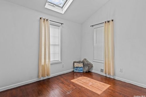 11 Lincoln Ave, Wheatley Heights NY  11798-4201 exterior