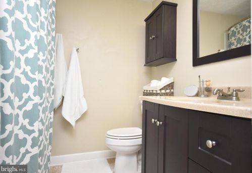 1630 Poplar Grove Dr, Herndon VA  20194-1738 exterior