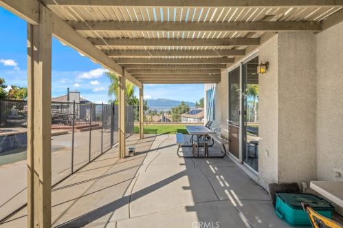 1371 Kirkmichael Cir, Riverside CA  92507-8426 exterior