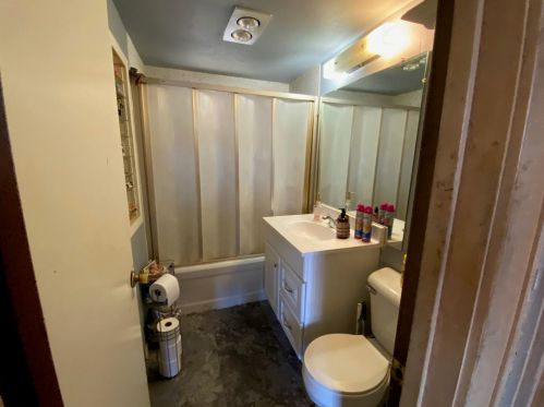 7521 Perkins Pl, Milwaukee WI  53216-1023 exterior