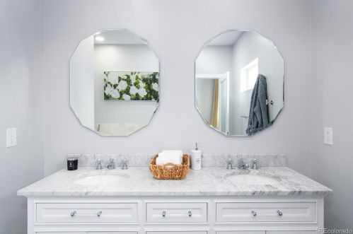 2111 Franklin St, Denver CO 80205-3905 exterior