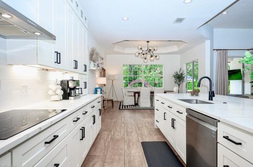 16196 Parque Ln, Naples, FL 34110-2816