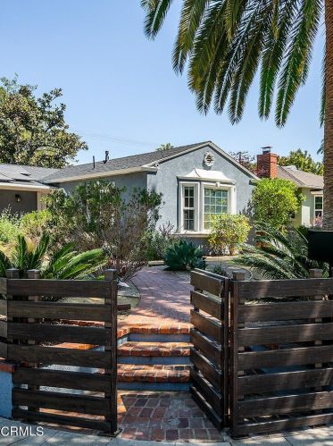 5058 Willowcrest Ave, North Hollywood, CA 91601-4049