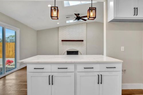 702 Carleton Dr, Richardson TX  75081-5906 exterior