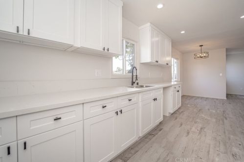 1813 Queensdale St, Compton CA 90221-1930 exterior