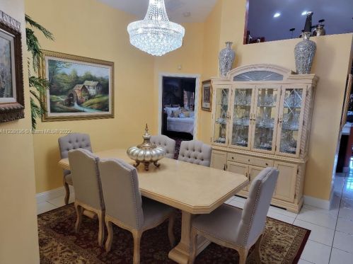13100 49th Ct, Hollywood, FL 33027-5536