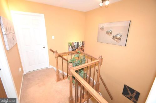 242 Windsor Ct, Glen Mills PA  19342-2027 exterior