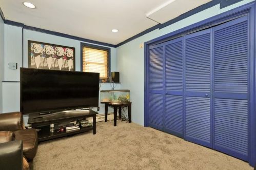 120 Oliphant Ln, Middletown RI  02842-4646 exterior