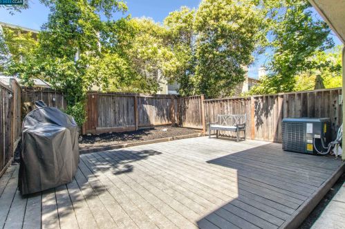 7686 Arbor Creek Cir, Pleasanton CA  94568-2264 exterior